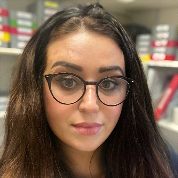 Meet your Posher, Melissa - Picture 2 of 2